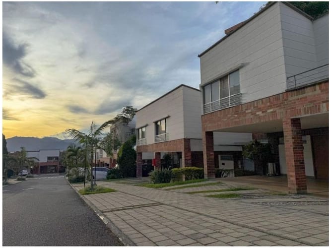 Casa de 3 alcobas en venta en Loma Del Esmeraldal, Medellín, 198 m² · foto 13 de 13