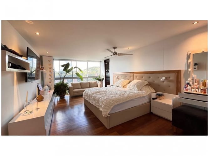 Apartamento de 3 alcobas en venta en El Poblado, Medellín, 245 m² · foto 12 de 17
