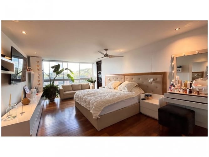 Apartamento de 3 alcobas en venta en El Poblado, Medellín, 245 m² · foto 13 de 17