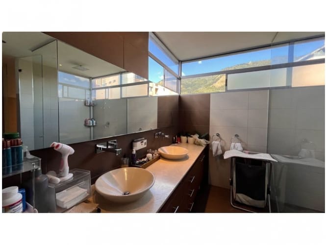 Apartamento de 3 alcobas en venta en El Poblado, Medellín, 245 m² · foto 14 de 17