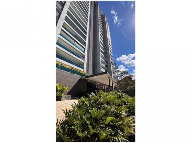 Apartamento de 3 alcobas en venta en El Poblado, Medellín, 245 m² · foto 17 de 17