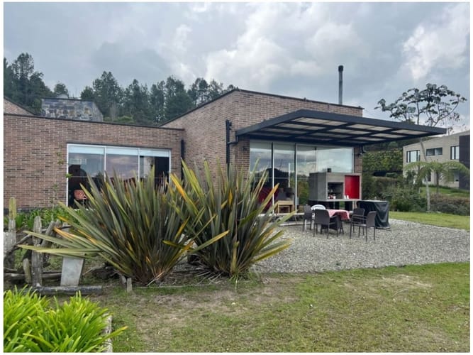 Casa de 3 alcobas en venta en El Retiro, 415 m² · foto 8 de 16