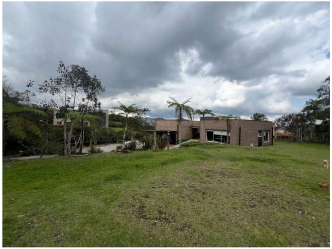 Casa de 3 alcobas en venta en El Retiro, 415 m² · foto 15 de 16