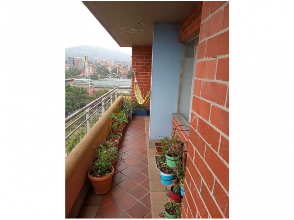 Apartamento en venta en Laureles, Medellín · foto 2 de 24