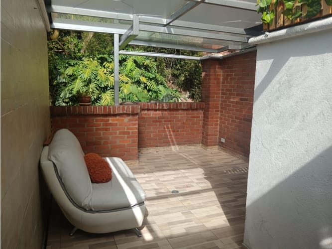 Casa de 3 alcobas en venta en El Poblado, Medellín, 148 m² · foto 2 de 24