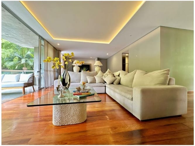 Apartamento en venta en El Poblado, Medellín · foto 4 de 24