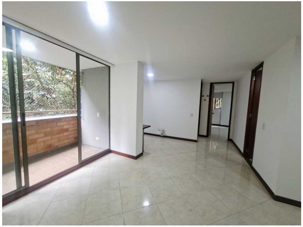 Apartamento en venta en Loma Del Esmeraldal, Envigado · foto 2 de 15