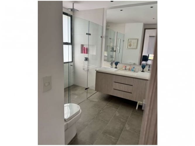 Apartamento de 3 alcobas en venta en El Poblado, Medellín, 277 m² · foto 17 de 24
