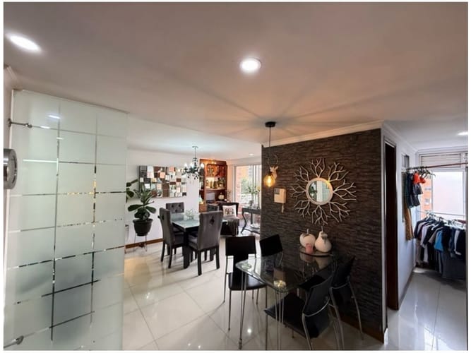 Apartamento de 4 alcobas en venta en Laureles, Medellín, 108 m² · foto 2 de 15
