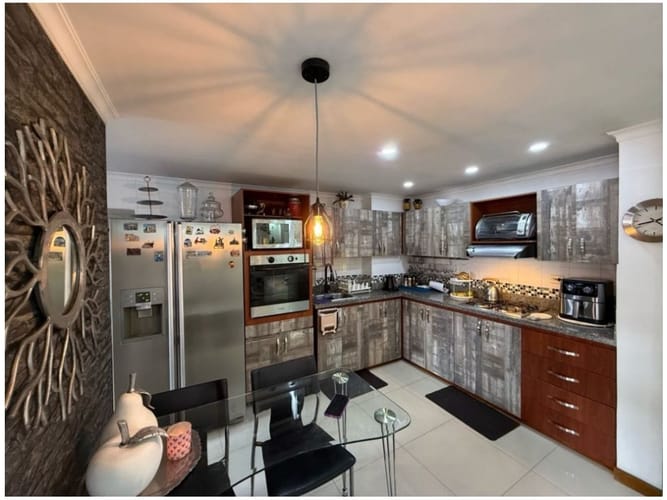 Apartamento de 4 alcobas en venta en Laureles, Medellín, 108 m² · foto 9 de 15
