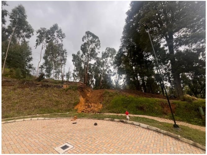 Lote en venta en Vía Las Palmas, Envigado, 1528 m² · foto 4 de 7