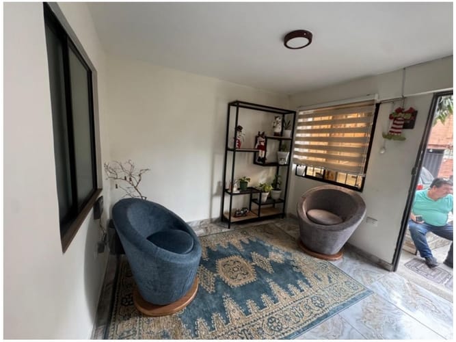 Casa de 4 alcobas en venta en Los Naranjos, Envigado, 160 m² · foto 4 de 24