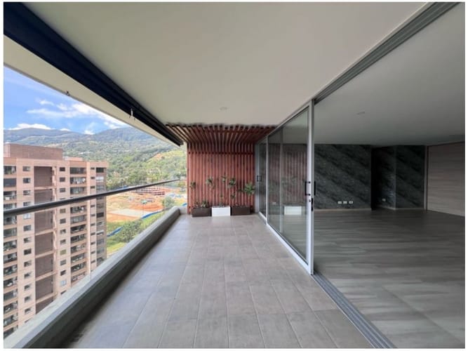 Apartamento de 3 alcobas en venta en La Pradera, Medellín, 250 m² · foto 5 de 24