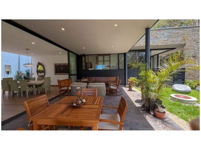 Casa de 3 alcobas en venta en Vía Las Palmas, Envigado, 400 m² · foto 8 de 24