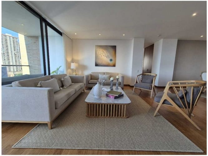 Apartamento de 3 alcobas en venta en San Lucas, Medellín, 217 m² · foto 3 de 24