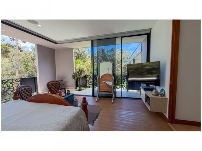 Casa de 3 alcobas en venta en Vía Las Palmas, Envigado, 400 m² · foto 17 de 24