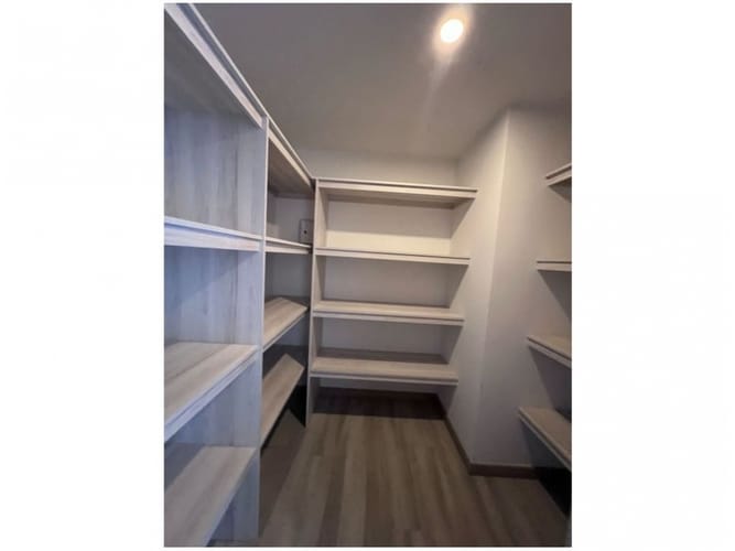 Apartamento de 3 alcobas en venta en La Pradera, Medellín, 250 m² · foto 19 de 24