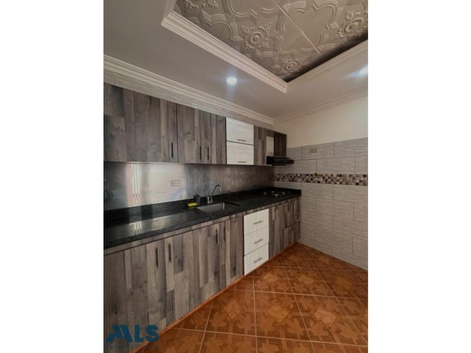 Apartamento de 6 alcobas en venta en La America, Medellín, 218 m² · foto 4 de 12