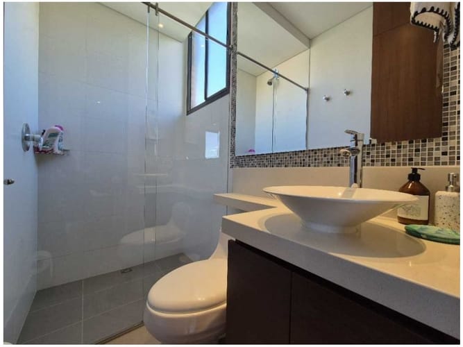 Apartamento de 3 alcobas en venta en San Lucas, Medellín, 217 m² · foto 21 de 24