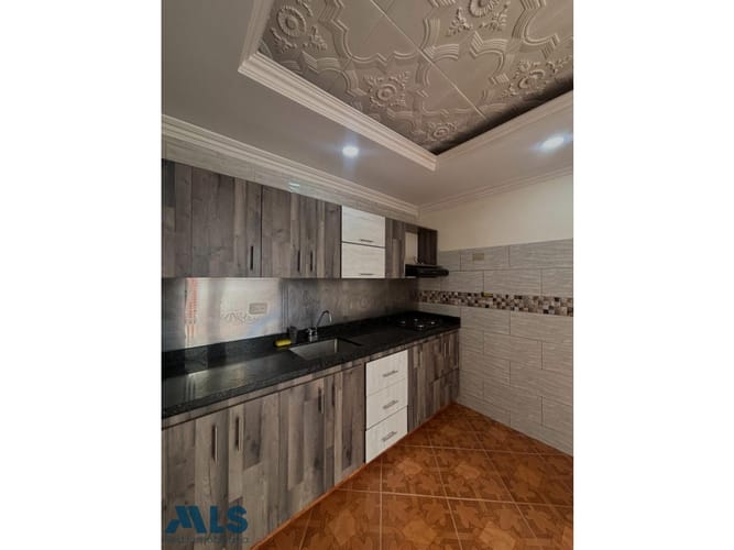 Apartamento de 6 alcobas en venta en La America, Medellín, 218 m² · foto 7 de 12