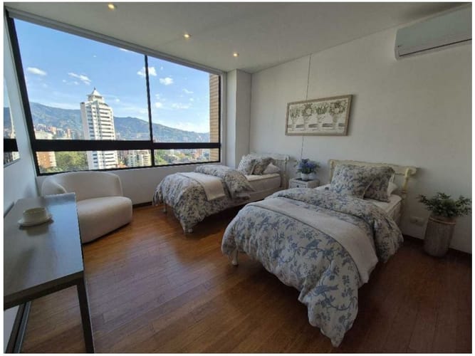 Apartamento de 3 alcobas en venta en San Lucas, Medellín, 217 m² · foto 23 de 24