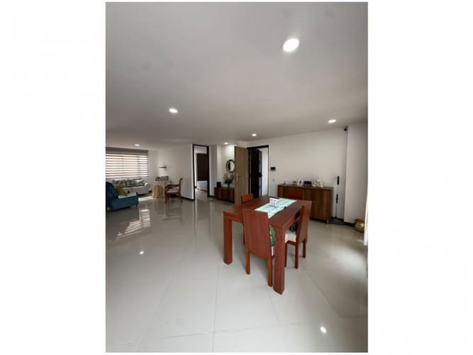 Apartamento de 2 alcobas en venta en Rosales, Medellín, 77 m² · foto 4 de 12