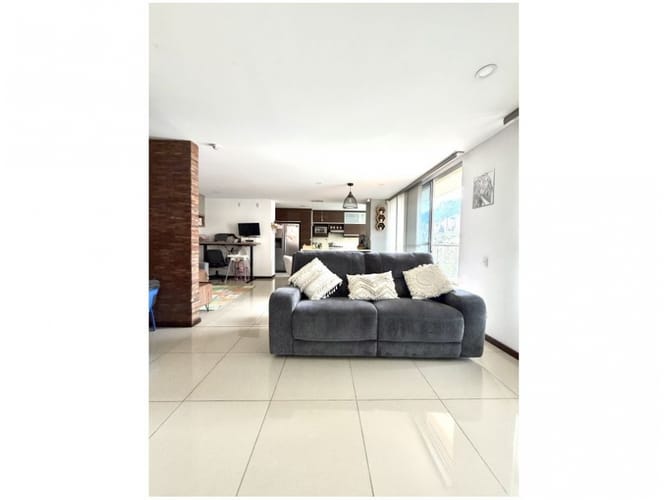 Apartamento de 3 alcobas en venta en El Poblado, Medellín, 112 m² · foto 3 de 10