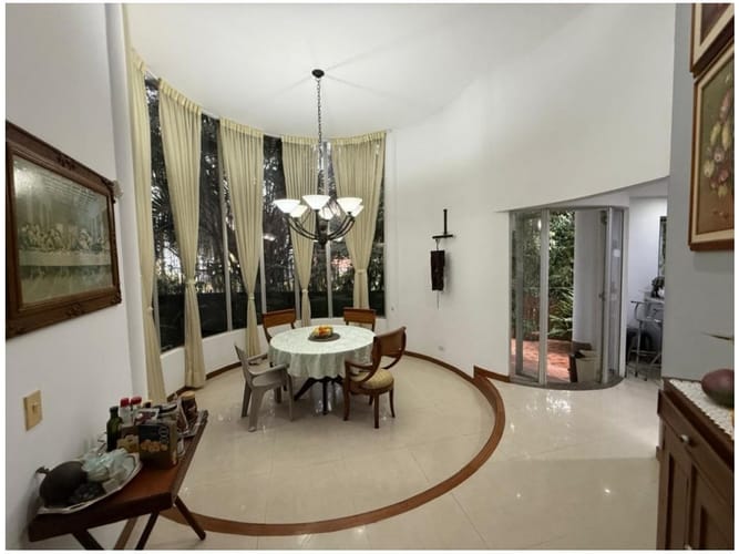 Casa de 5 alcobas en venta en Loma De San Jose, Sabaneta, 420 m² · foto 3 de 22