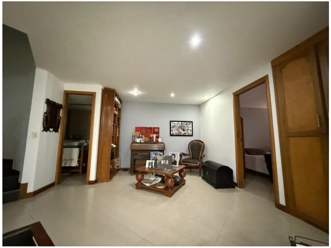 Casa de 5 alcobas en venta en Loma De San Jose, Sabaneta, 420 m² · foto 4 de 22