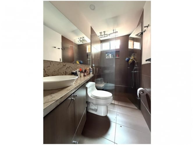 Apartamento de 3 alcobas en venta en El Poblado, Medellín, 112 m² · foto 7 de 10