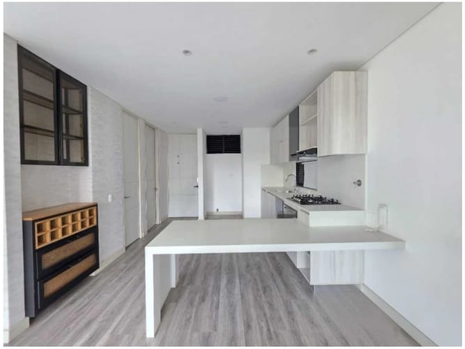 Apartaestudio en venta en El Poblado, Medellín, 57 m² · foto 4 de 24