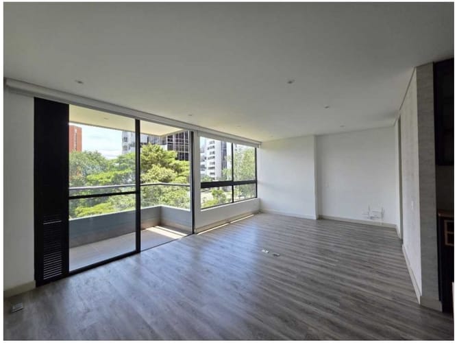 Apartaestudio en venta en El Poblado, Medellín, 57 m² · foto 8 de 24