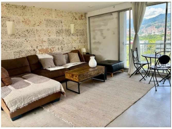 Apartamento de 4 alcobas en venta en La Aguacatala, Medellín, 140 m² · foto 2 de 18
