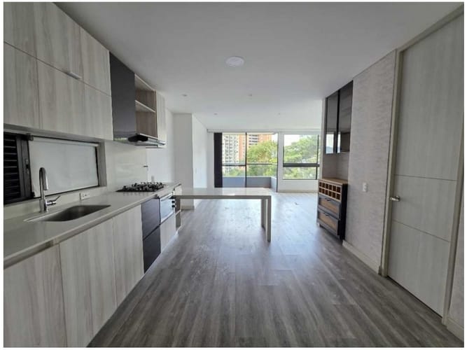 Apartaestudio en venta en El Poblado, Medellín, 57 m² · foto 9 de 24