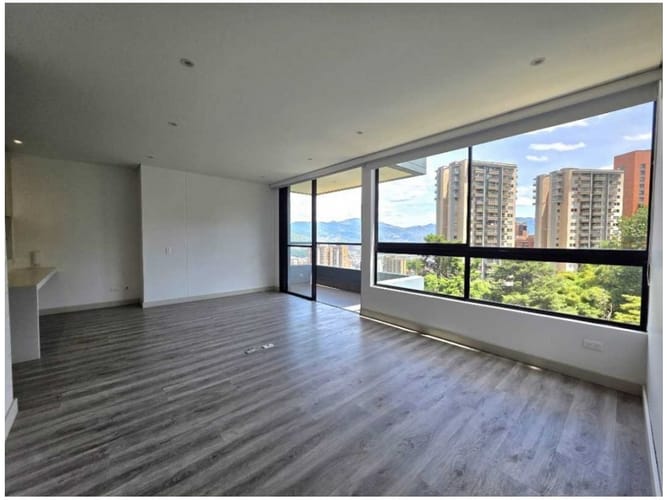 Apartaestudio en venta en El Poblado, Medellín, 57 m² · foto 14 de 24