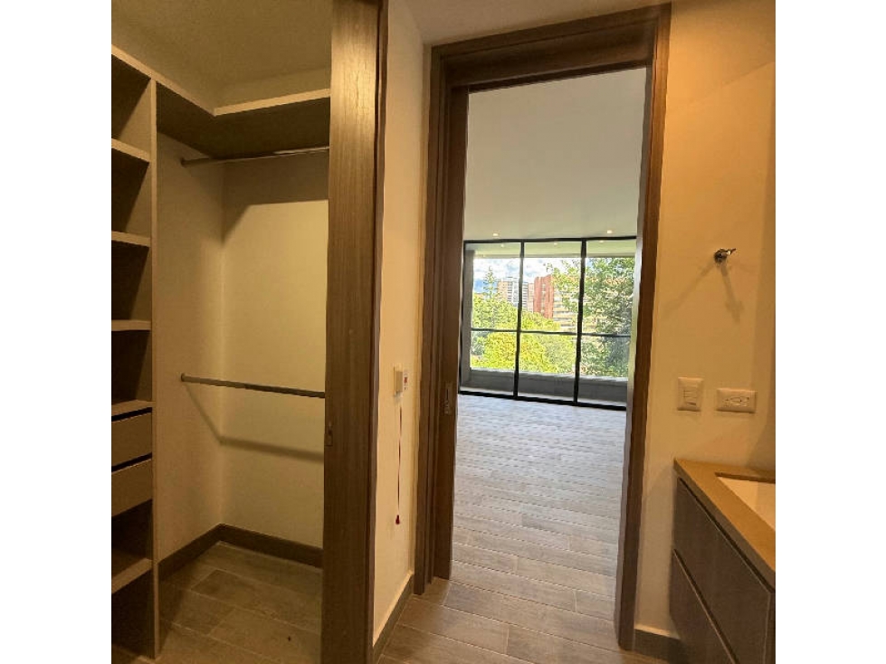 Apartamento en venta en El Poblado, Medellín · foto 8 de 14
