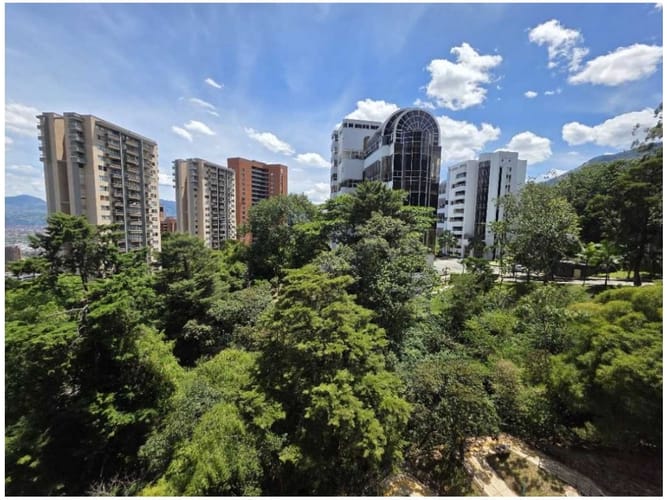 Apartaestudio en venta en El Poblado, Medellín, 57 m² · foto 18 de 24
