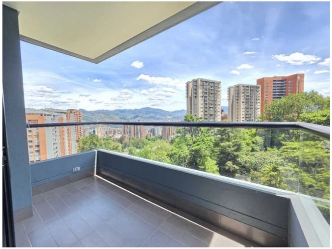 Apartaestudio en venta en El Poblado, Medellín, 57 m² · foto 20 de 24