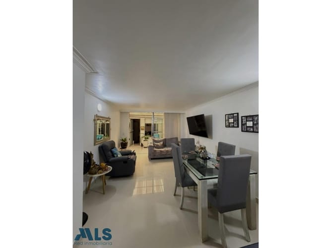 Casa de 4 alcobas en venta en San German, Medellín, 118 m² · foto 2 de 2