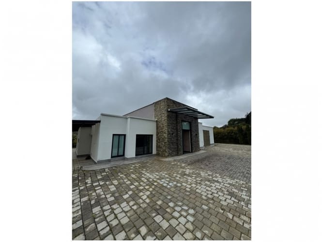 Casa de 4 alcobas en venta en Pantanillo, Medellín, 1650 m² · foto 2 de 24
