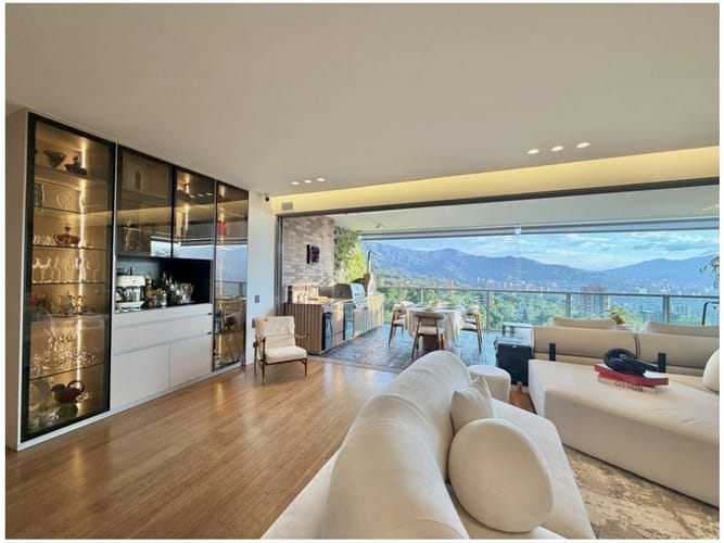 Apartamento de 3 alcobas en venta en El Poblado, Medellín, 311 m² · foto 9 de 24