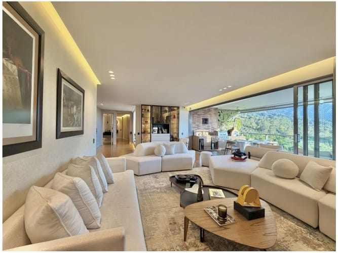 Apartamento de 3 alcobas en venta en El Poblado, Medellín, 311 m² · foto 10 de 24