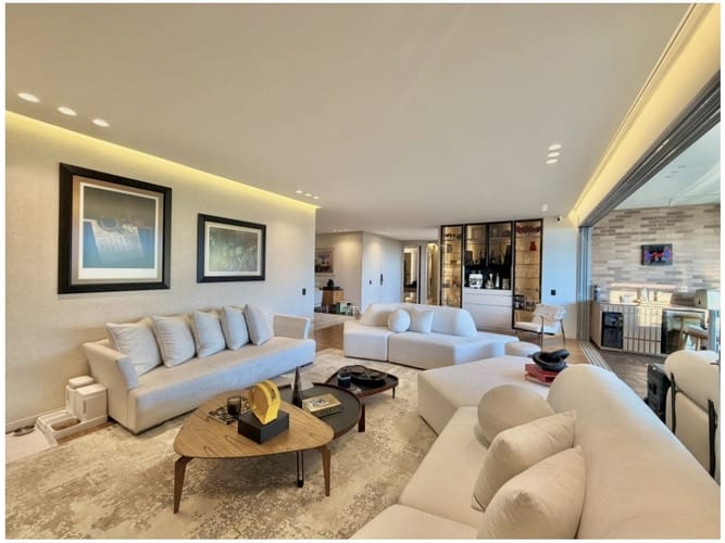 Apartamento de 3 alcobas en venta en El Poblado, Medellín, 311 m² · foto 11 de 24
