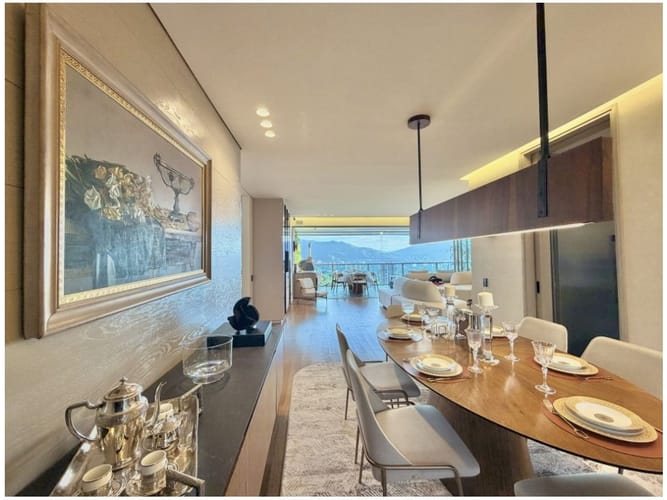 Apartamento de 3 alcobas en venta en El Poblado, Medellín, 311 m² · foto 13 de 24