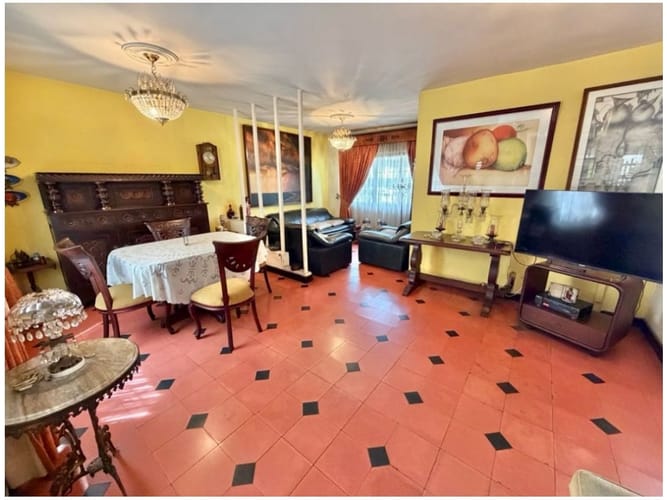 Casa de 8 alcobas en venta en Florida Nueva, Medellín, 331 m² · foto 4 de 23