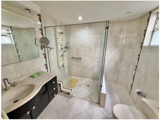 Casa de 8 alcobas en venta en Florida Nueva, Medellín, 331 m² · foto 7 de 23