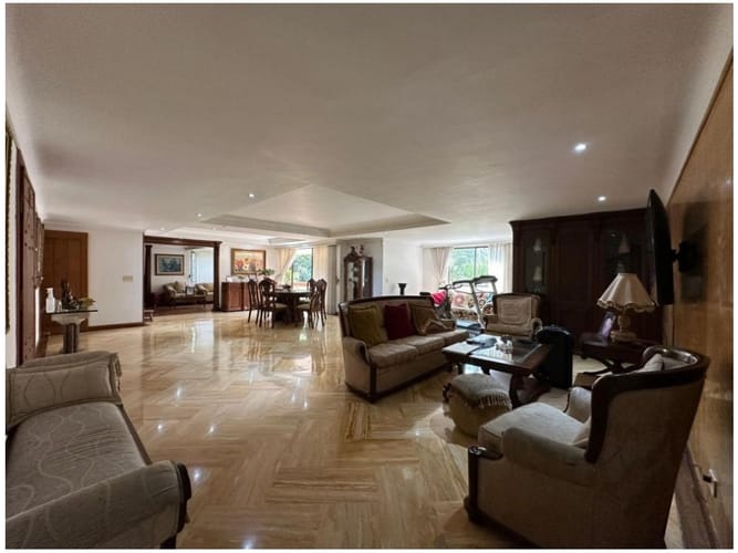 Apartamento de 6 alcobas en venta en Laureles, Medellín, 348 m² · foto 2 de 24