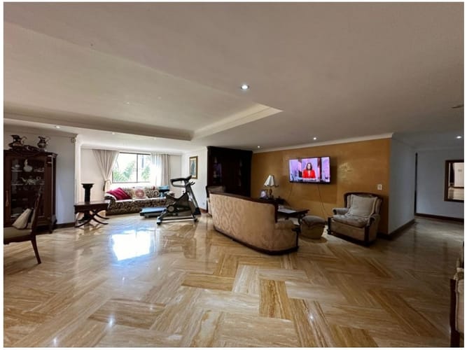 Apartamento de 6 alcobas en venta en Laureles, Medellín, 348 m² · foto 3 de 24