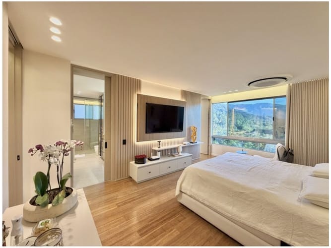 Apartamento de 3 alcobas en venta en El Poblado, Medellín, 311 m² · foto 22 de 24
