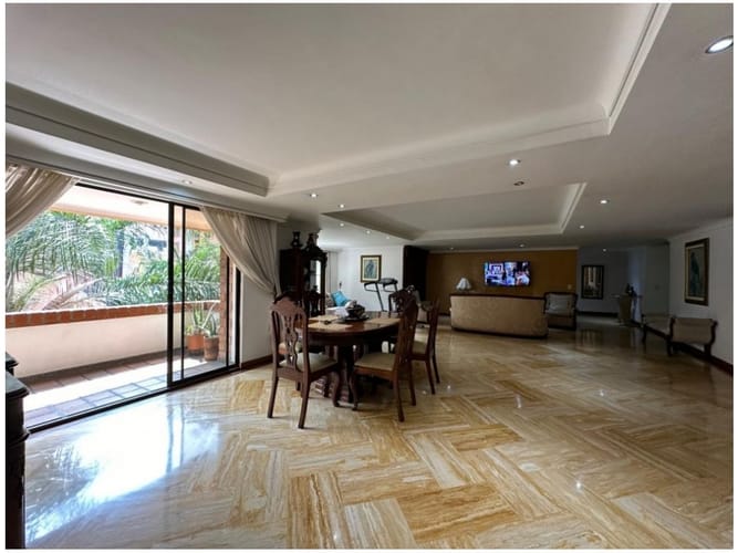 Apartamento de 6 alcobas en venta en Laureles, Medellín, 348 m² · foto 5 de 24